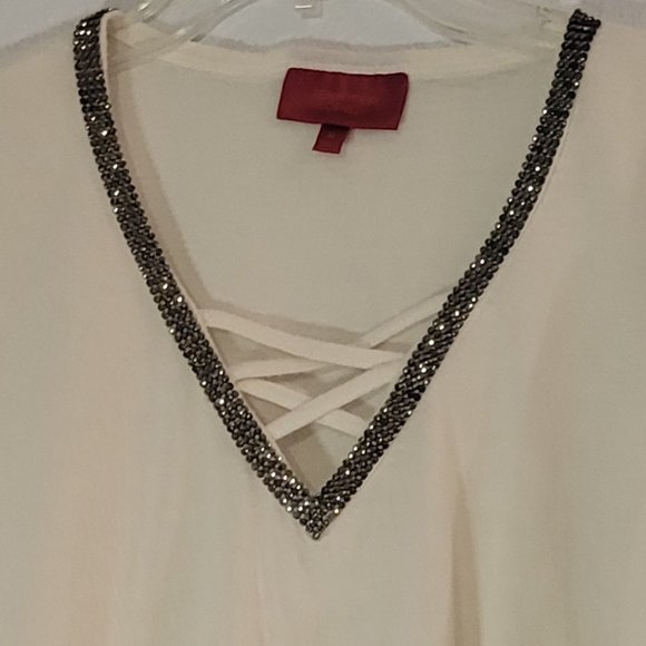 WOMENS JENNIFER LOPEZ IVORY LONG SLEEVE V NECK SWEATER - Picture 2 of 5